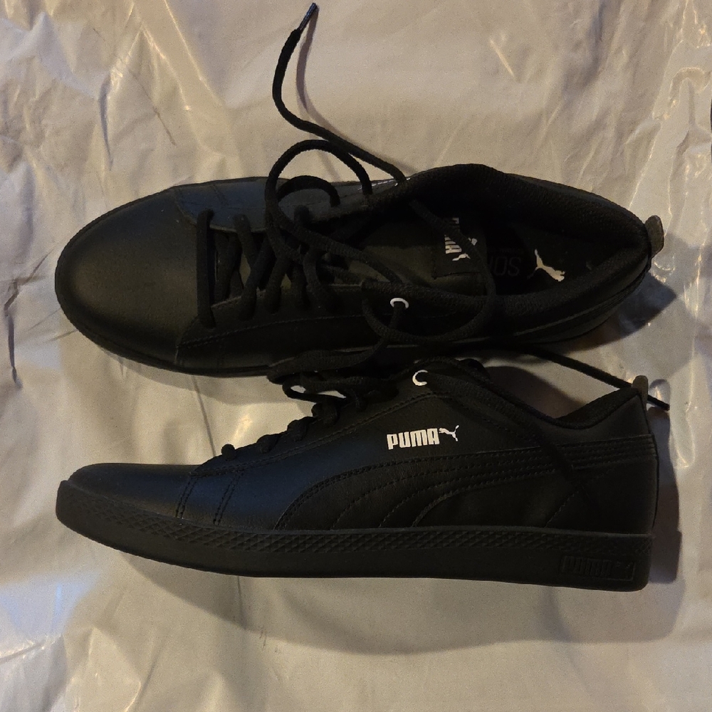 Puma Men's Black Sneakers Size 7/Womens 9.5